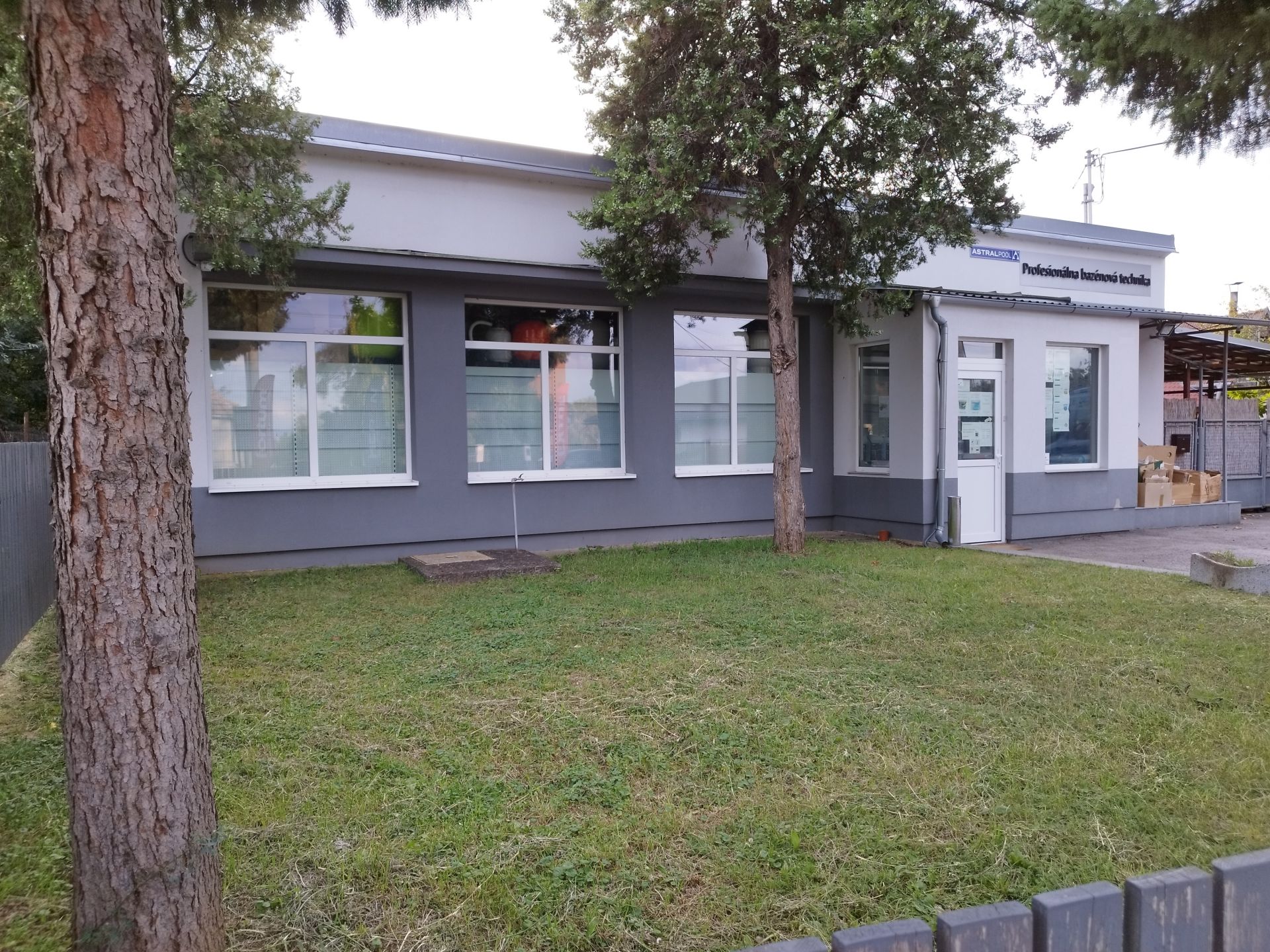 PRENAJATÉ - Prevádzkové priestory v Lužiankach