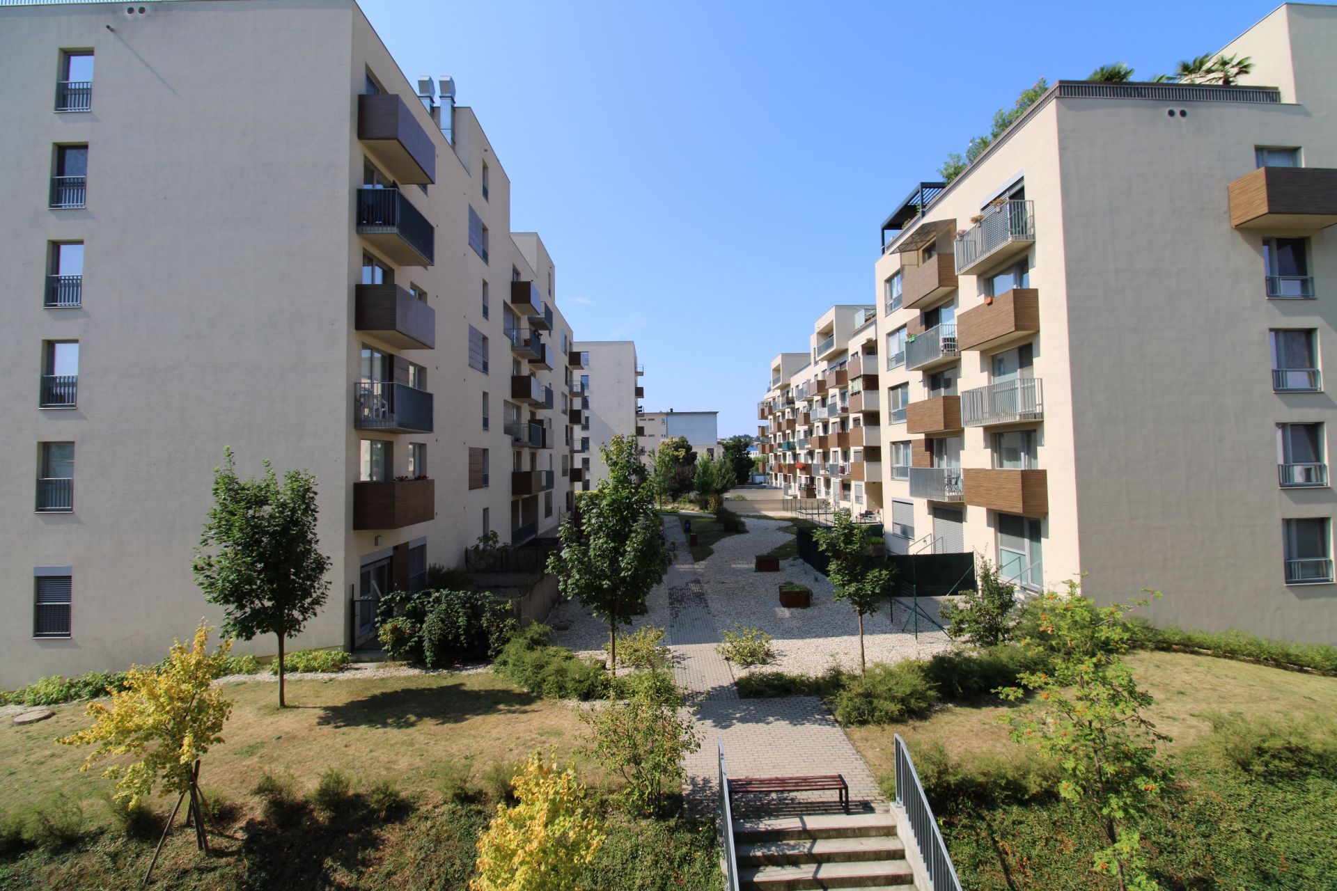 PRENAJATÉ -3-izbový byt NOVÁ NITRA