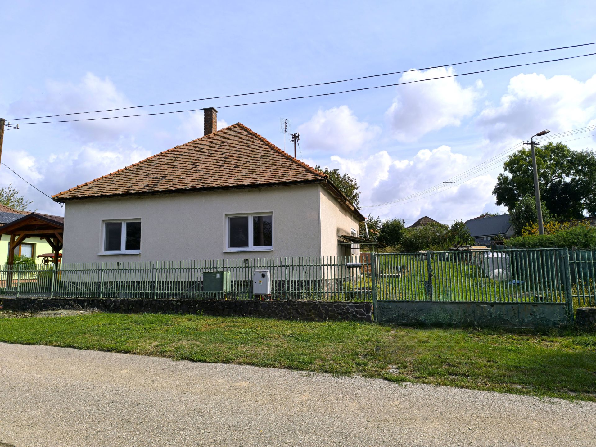 PREDANÉ - Rodinný dom v rekonštrukcii - Veľké Vozokany