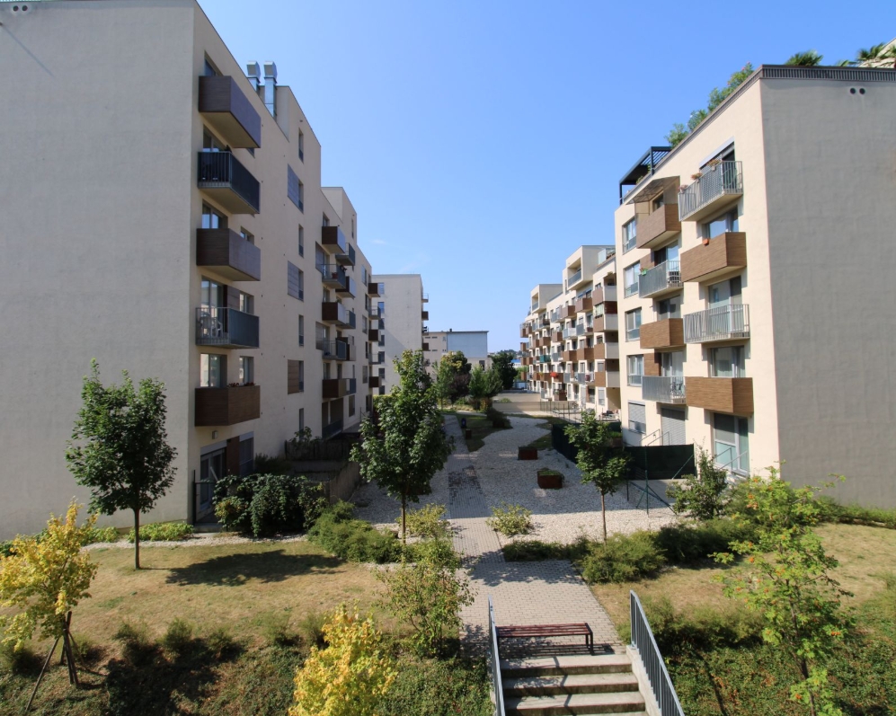 NA PRENÁJOM -3-izbový byt NOVÁ NITRA