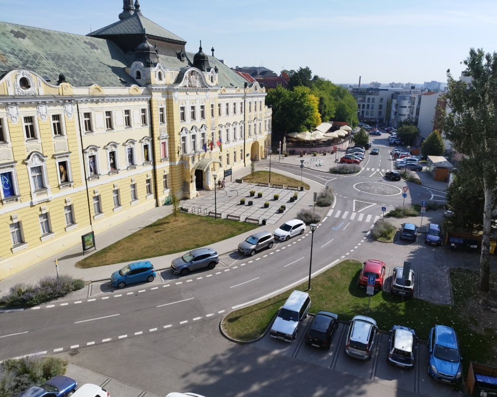 PRENAJATÉ - Slnečný 3 - izbový byt v centre Nitry