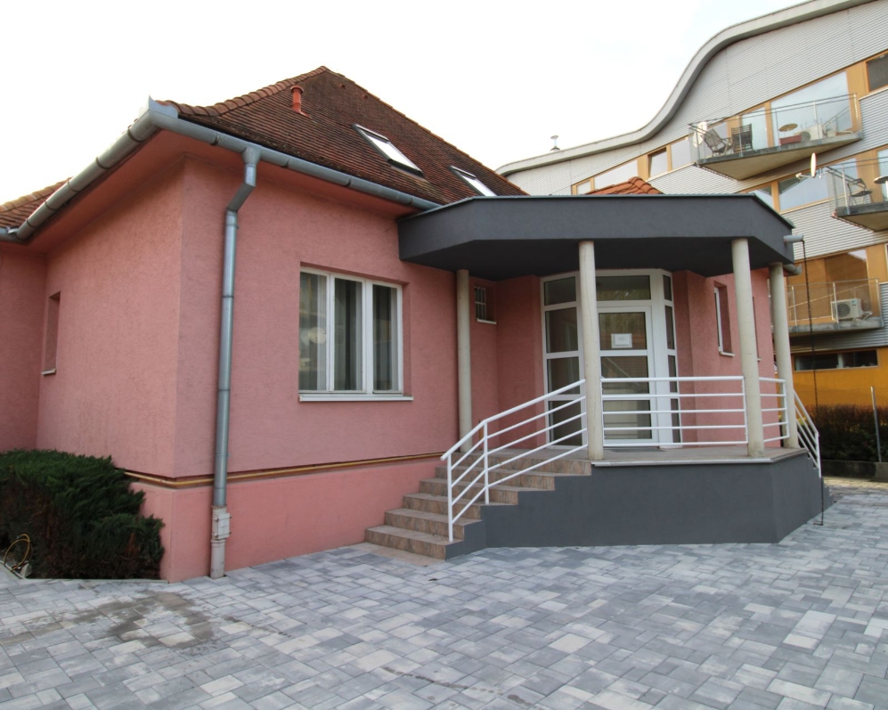 PRENAJATÉ - Administratívna budova v centre Nitry