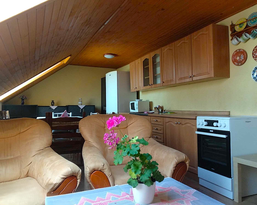 PRENAJATÉ - 3-izbový byt v Rodinnom dome Malženice