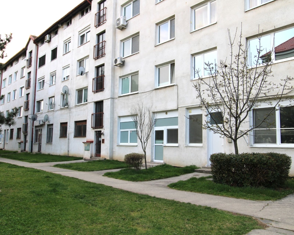 PREDANÉ - Veľký 1- izbový byt v centre Serede